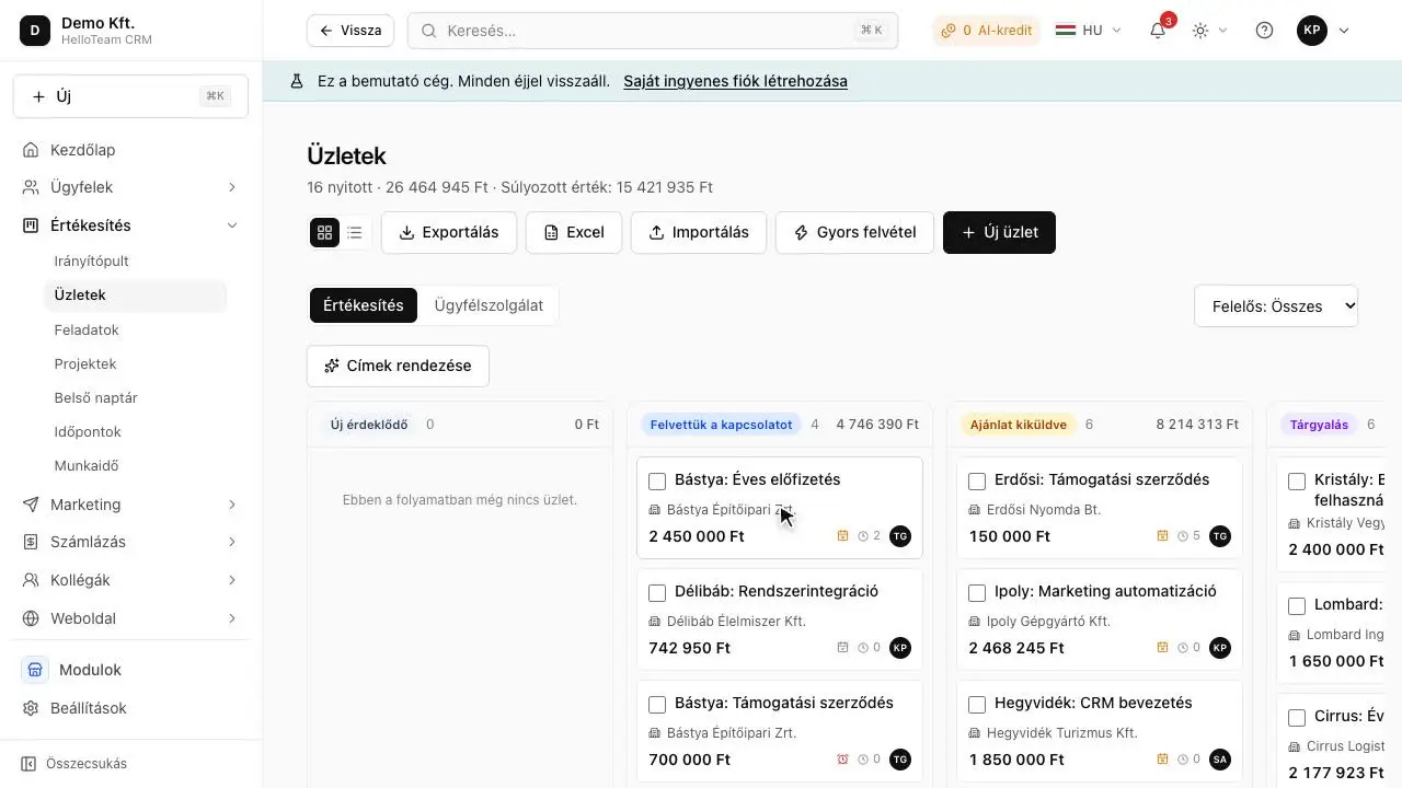 The sales pipeline, by drag and drop: a screenshot of HelloCRM's demo company (Hungarian interface)