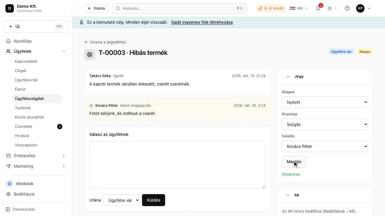 A ticket's status and priority: a screenshot of HelloCRM's demo company (Hungarian interface)